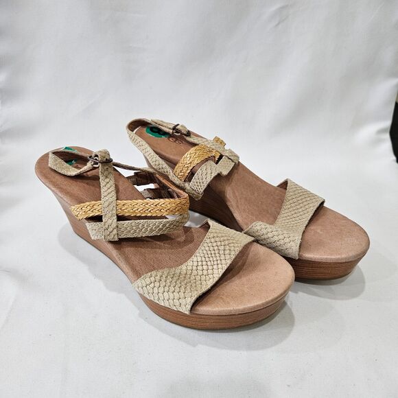 Women's 8 UGG Lira Mar Snake Embossed Wedge Sandal Size 8 Leather Y2K FD1114L - Picture 1 of 11